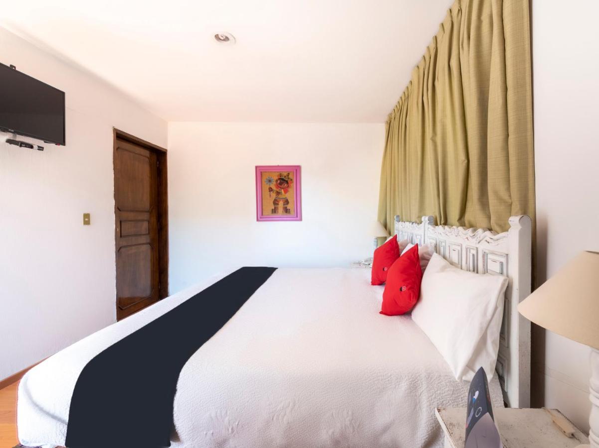 Suites Internacional Zapopan Esterno foto