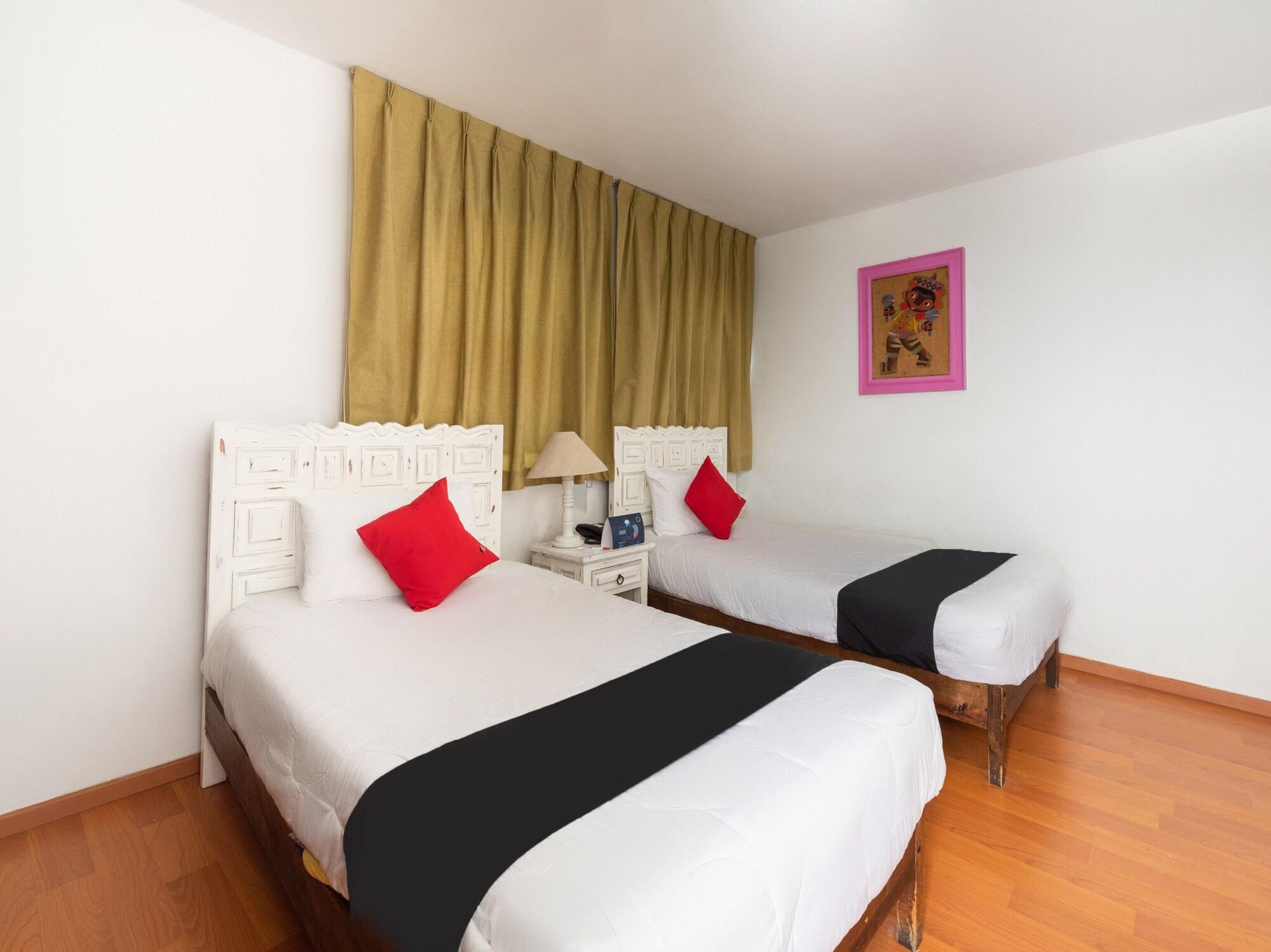 Suites Internacional Zapopan Esterno foto