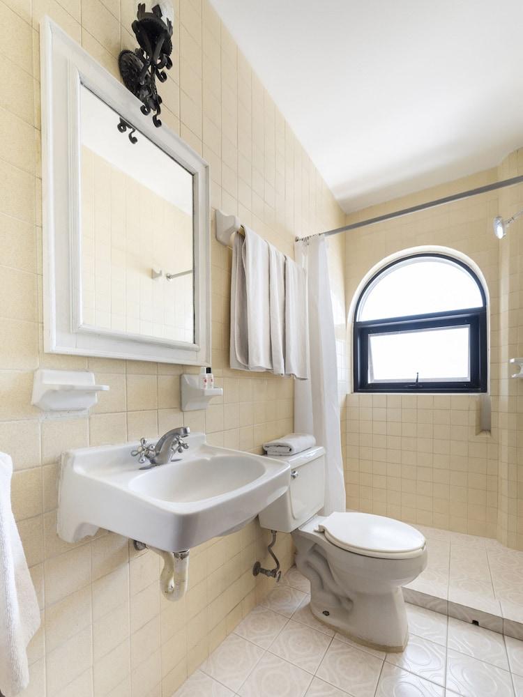 Suites Internacional Zapopan Esterno foto